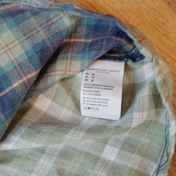 American Eagle cropped flannel plaid shirt - Picture 4 of 6